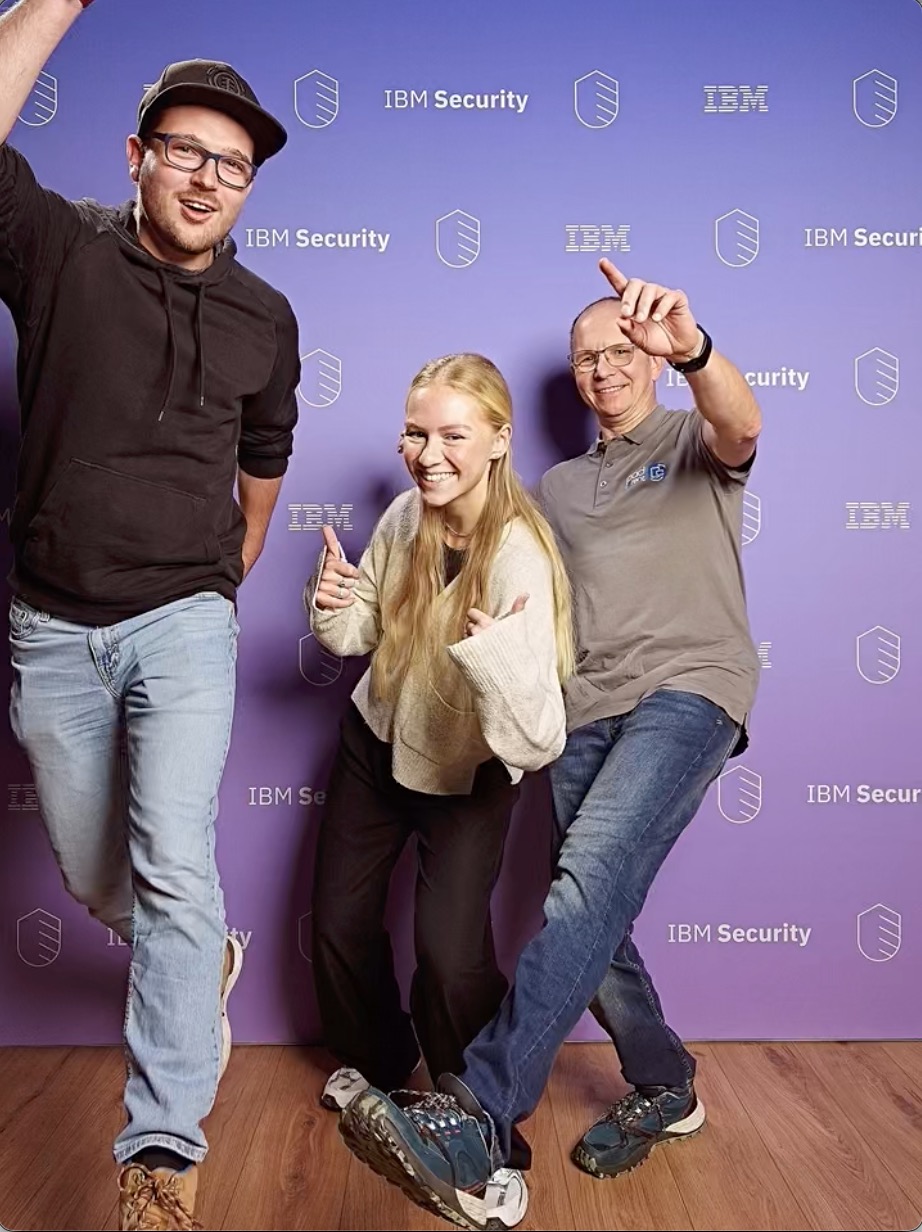 Das Team von Pad4Rent und P4 Messe & Eventtechnik bei einer spektakulären Event-Produktion