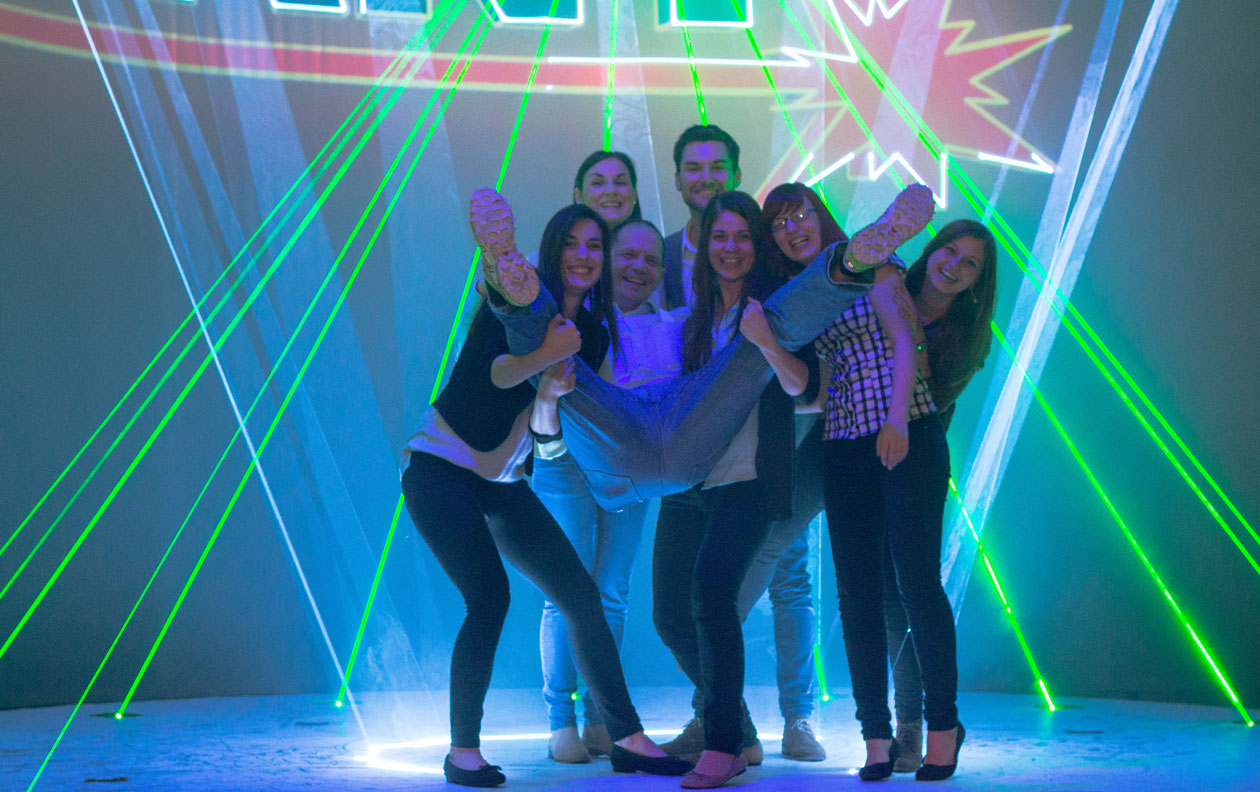 Das Team von Pad4Rent und P4 Messe & Eventtechnik bei einer spektakulären Event-Produktion mit Lasershow.